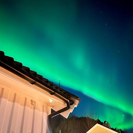 Ferienwohnung Wake Up To A Beautiful View And Smell Of The Sea Kristiansund Exterior foto