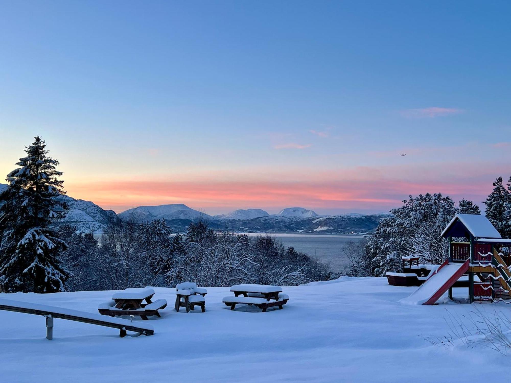 Ferienwohnung Wake Up To A Beautiful View And Smell Of The Sea Kristiansund Exterior foto